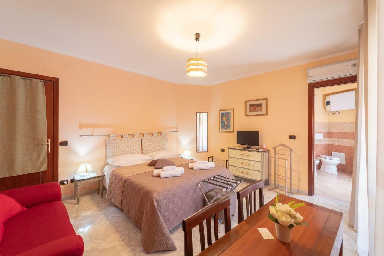 La Rosa - Elegant Rooms Sassari Eksteriør billede